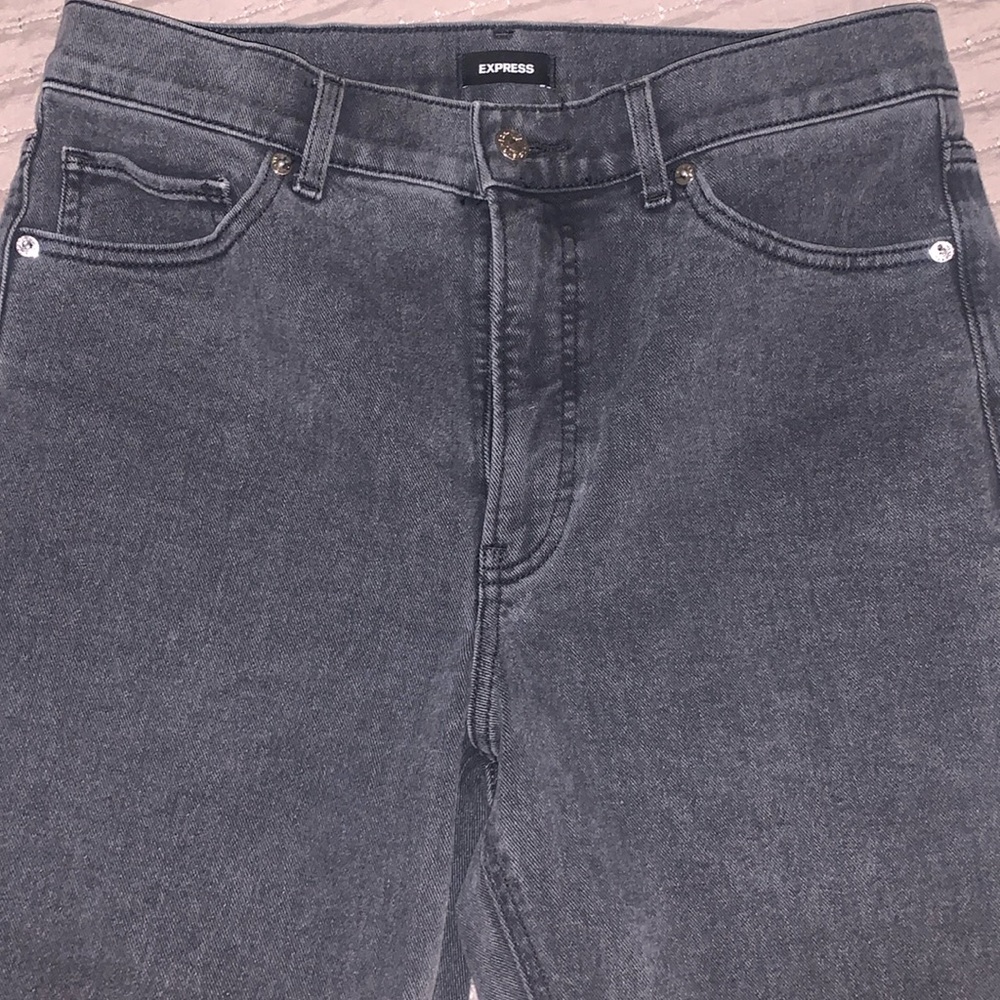Express size 10 women’s cropped flare high rise jeans